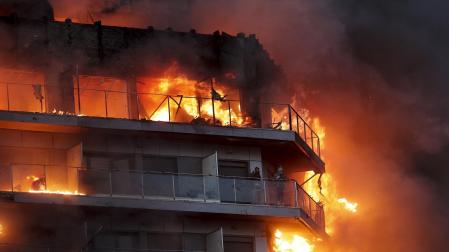 Incendio en un edificio en Valencia. |