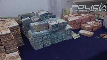 Dinero encontrado en bolsas en el maletero de un VTC en Madrid