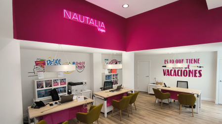 Interior de la oficina de Nautalia Viajes en Pamplona