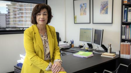 Margarita Pérez-Salazar, en su despacho del juzgado de familia número 10 del Tribunal Superior de Justicia de Navarra, hace unos días.