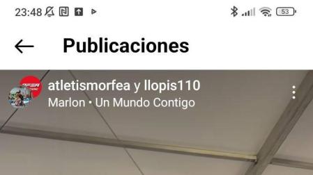 Asier Martínez felicita a Quique Llopis por su cuarta plaza.