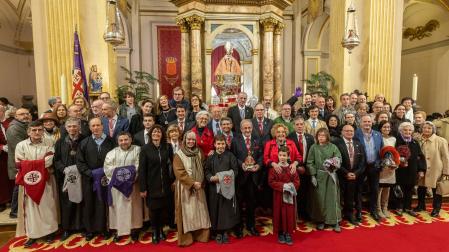 La tercera misa de La Escalera homenajeó a la Hermandad de la Pasión, encargados de organizar las procesiones de Semana Santa en Pamplona