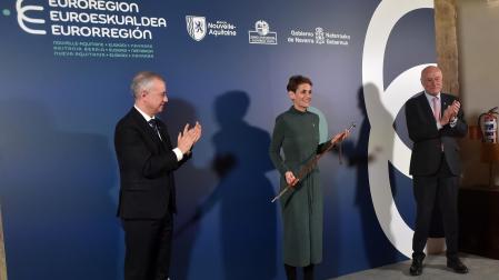 Imágenes del traspaso de la presidencia de la Eurorregión en Olite