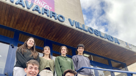 Los dos equipos del instituto Navarro Villoslada participantes en el Desafío Internacional de Modelado Matemático (IMMC).