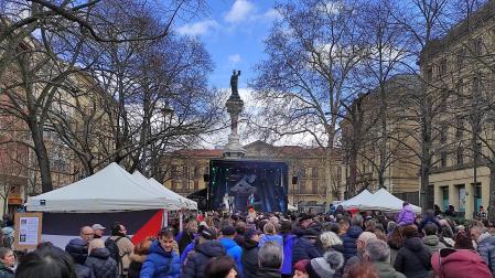 Fotos del evento '2 horas por Palestina', en el paseo Sarasate de Pamplona, para recaudar fondos para organizaciones palestinas.