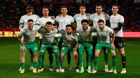 El equipo titular de Osasuna salió al terreno de juego con camisetas en apoyo a Kike Barja: “Te queremos, Kike”