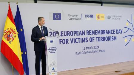 El rey Felipe VI da un discurso durante el acto conmemorativo del Día Europeo de las Víctimas del Terrorismo
