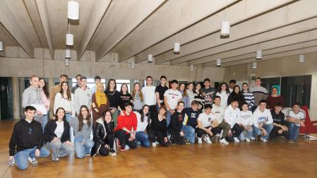 Estudiantes que han participado en la XXXVII Olimpiada de Química de Navarra, celebrada en la UPNA