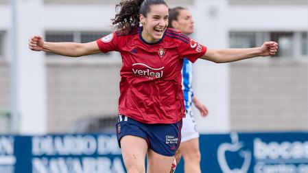 A: J.P. Urdíroz
F: 09-03-2024
P: Maite Valero celebra el gol del partido
L: Pamplona. Instalaciones del C.A. Osasuna en Tajonar.
T: Fútbol Femenino. 1ª RFEF. Partido Osasuna Femenino-Alavés Femenino.