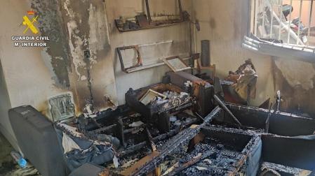 Tres detenidos por incendiar adrede una vivienda de Gines habitada por una anciana nonagenaria