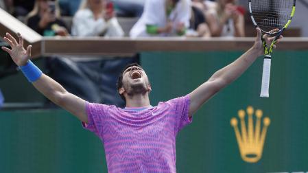 Carlos Alcaraz celebra el tanto de la victoria en Indian Wells