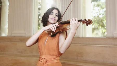 Encuentro hoy en Baluarte con la violinista Ana María Valderrama.