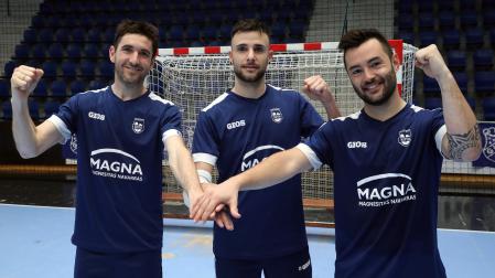 Roberto Martil, Asier Llamas y Dani Saldise, jugadores de Osasuna Magna, se conjuran antes de la Copa de España