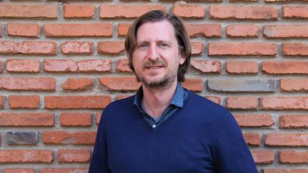 Eduardo Laporte presenta hoy en Pamplona su libro 'Navarr-Madrid'.