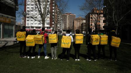 Hablan desde el anonimato porque temen que les cancelen sus cuentas.