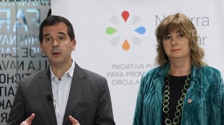 El consejero Mikel Irujo y la vicepresidenta Ana Ollo, en una jornada sobre economía circular.