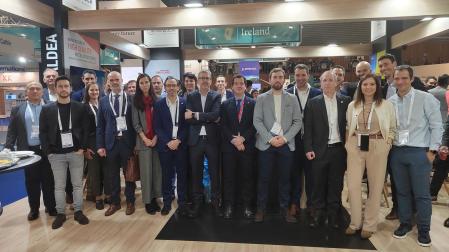 El consejero Irujo junto a representantes del sector eólico navarro durante el WindEurope