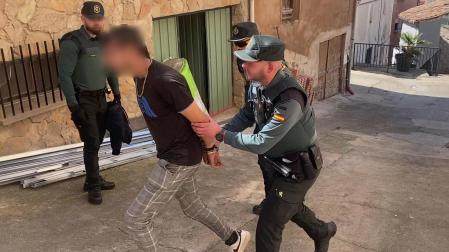 Momento del arresto del presunto autor del apuñalamiento