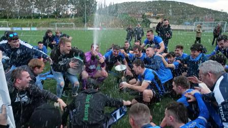 Fotos del partido entre Zarramonza y la Universidad de Navarra