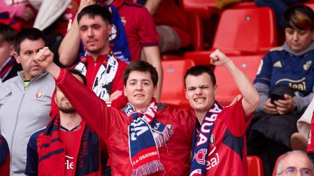 Aficionados de Osasuna en el Power Horse Stadium