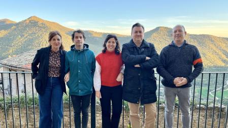 Olga Ezpeleta (miembro del Grupo de trabajo ‘Gallipienzo 1.100’), Borja Piñeiro (concejal del Ayuntamiento de Gallipienzo), Carmen García (vicepresidenta de la Asociación de Vecinos Icarra), David Ezpeleta (miembro del Grupo de trabajo ‘Gallipienzo 1.100’) y Santiago Zubiat (presidente de la S.G.R.C. Kaparreta)