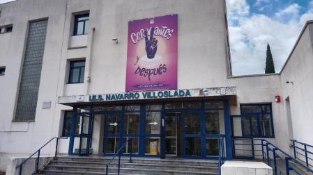 Exterior del instituto Navarro Villoslada