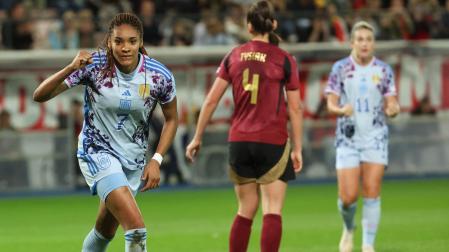 Salma Paralluelo celebra uno de los tres goles en el partido que ha enfrentado a España con Bélgica en la fase de clasificación hacia la Eurocopa 2025