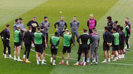 Los jugadores del Dortmund durante el entrenamiento previo en el Civitas Metropolitano./