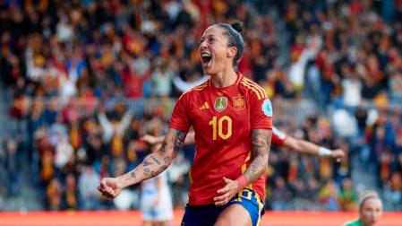 Jenni Hermoso celebra el 2-1 en el España-Chequia de la fase de clasificación de la Eurocopa 2025

PRENSA RFEF

09/04/2024