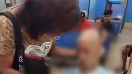 Acusada una mujer que llevó un cadáver a un banco para intentar retirar un préstamo