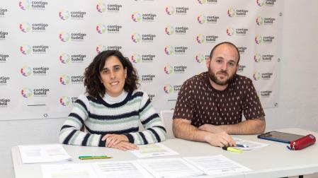 A: BLANCA ALDANONDO
F: 17/04/2024
P:  MARISA MARQUES RODRIGUEZ Y ALBERTO LAJUSTICIA  GIL
L: TUDELA
T: RUEDA DE PRENSA DE "CONTIGO TUDELA" POR EL CIERRE DE LAS PISCINAS MUNICIPALES CIUDAD DE TUDELA EN VERANO POR UNA AVERIA