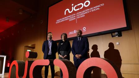 Ramón Urdiain, Rebeca Esnaola y José Luis Arasti, en la presentación del impacto de NICDO
