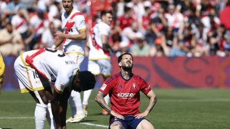 Encuentro entre el Rayo Vallecano y el C.A. Osasuna disputado en el estadio de Vallecas y correspondiente a la Jornada 32 de LaLiga EA Sports.