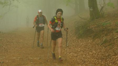 Sonia López, entre la niebla por Urkiaga en la pasada edición de la Nafarroa Xtrem