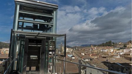 Ascensor panorámico del barrio monumental de Estella, durante una avería el pasado 27 de marzo