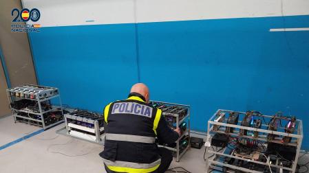 El detenido realizaba 'enganches ilegales' para alimentar dos 'granjas de criptomonedas'