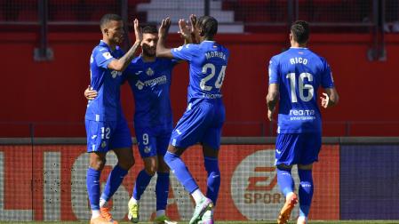 LOs jugadores del Getafe, celebrando un gol