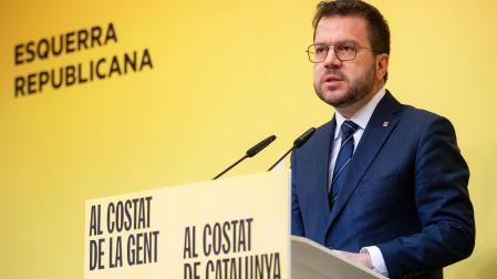 El presidente de la Generalitat de Catalunya y candidato por ERC a la reelección, Pere Aragonès, durante una rueda de prensa este lunes, 29 de abril