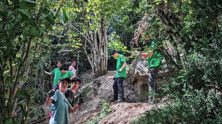 Participantes en el campo de voluntariado que el año pasado realizó trabajos de limpieza, recuperación y documentación de búnkeres en Isaba