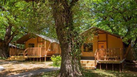 Las tiendas Safari son la nueva tendencia del Glamping: comodidades de un hotel en plena naturaleza