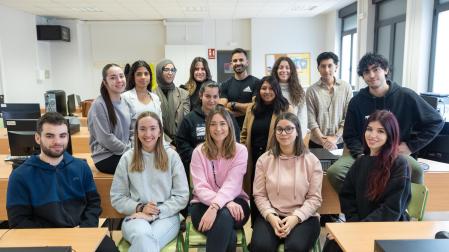 Imagen de algunos integrantes del equipo RadioPatioETI responsables del podcast
