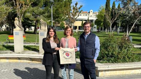 El concejal Ales Mimentza y dos comerciantes presentan la campaña 'Yo en Zizur'