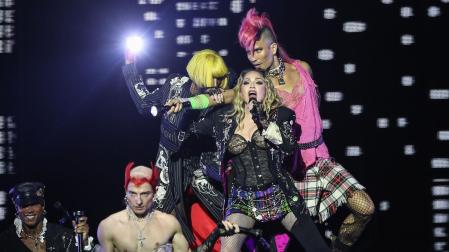 La cantante Madonna se presenta en un concierto gratuito, única presentación de su gira The Celebration Tour en Suramérica, este sábado en la playa de Copacabana en Río de Janeiro (Brasil).