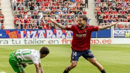 Fotos del Osasuna 0-2 Betis en El Sadar./