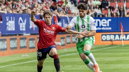 Fotos del Osasuna 0-2 Betis en El Sadar./