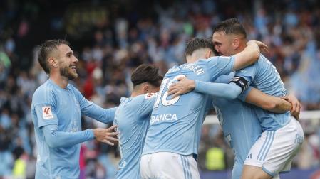Los jugadores del Celta celebran uno de los goles anotados ante el Villarreal