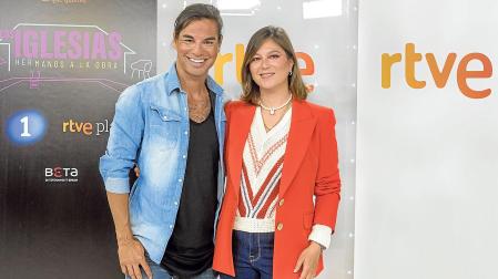 Chabeli y Julio José Iglesias presentarán el programa ‘Los Iglesias. Her-manos a la obra’ en TVE