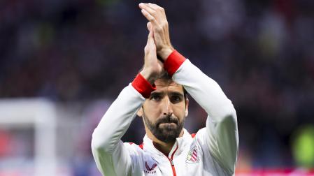 El navarro Raúl García en un encuentro anterior con la sudadera del Athltic Club