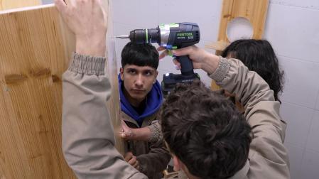 Los alumnos han trabajado durante cuatro meses en la realización del mobiliario