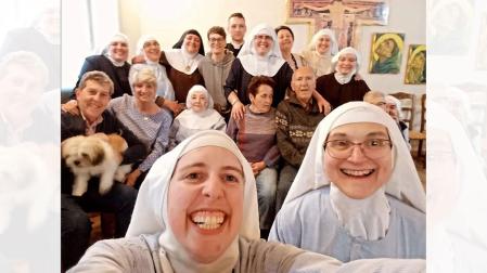Monjas clarisas del Monasterio de Belorado (Burgos) en una imagen que han publicado en Instagram para negar que estén "encerradas, secuestradas manipuladas y alejadas de sus familias"